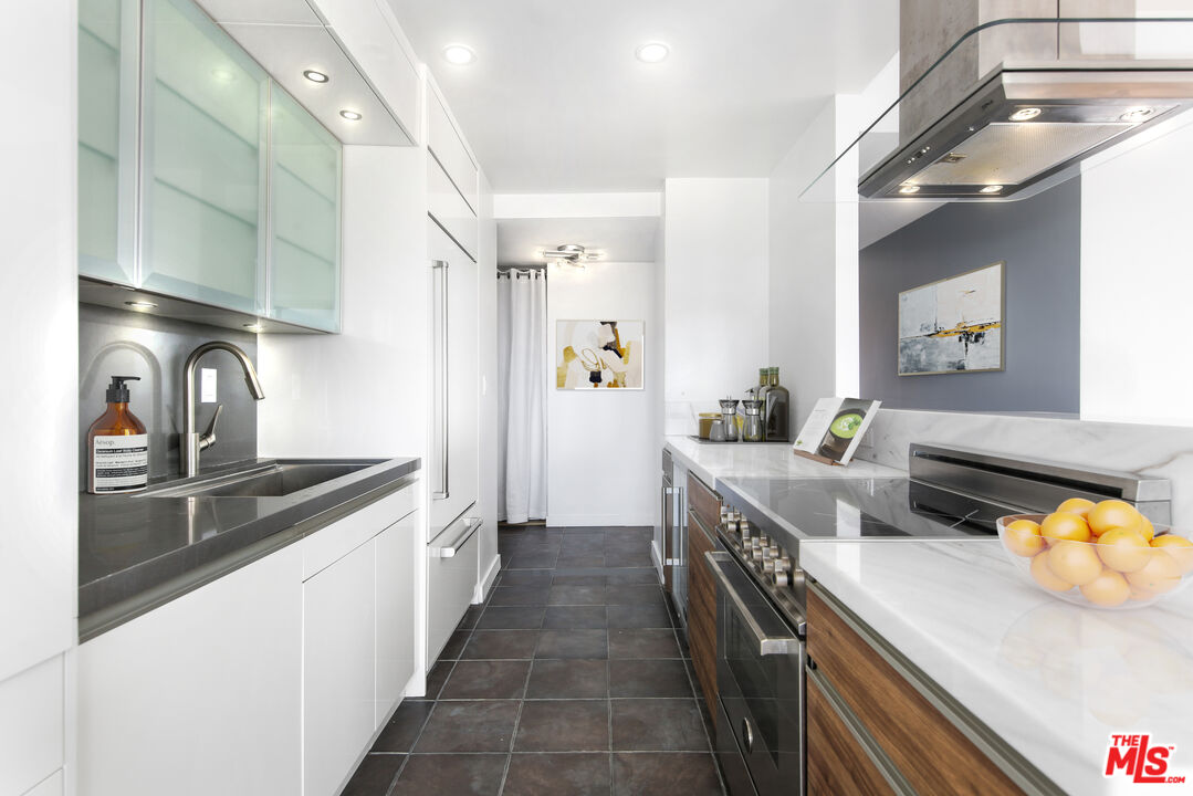 1155 N La Cienega Blvd Unit: 508