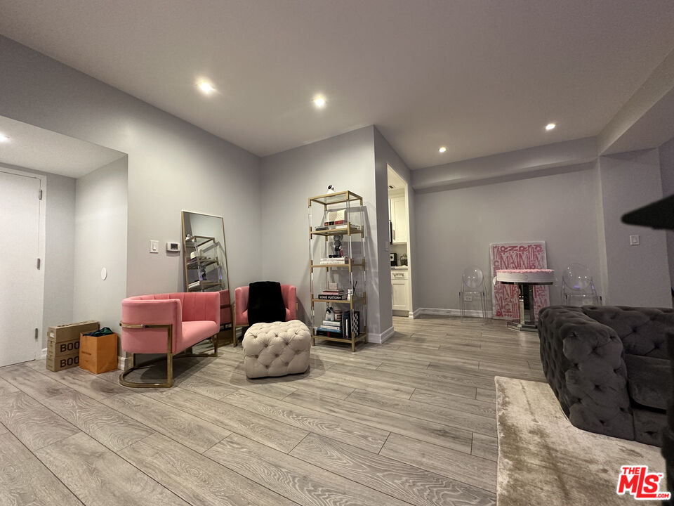 10501 Wilshire Blvd Unit: 1006