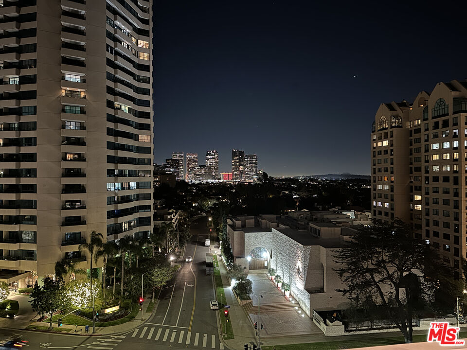 10501 Wilshire Blvd Unit: 1006
