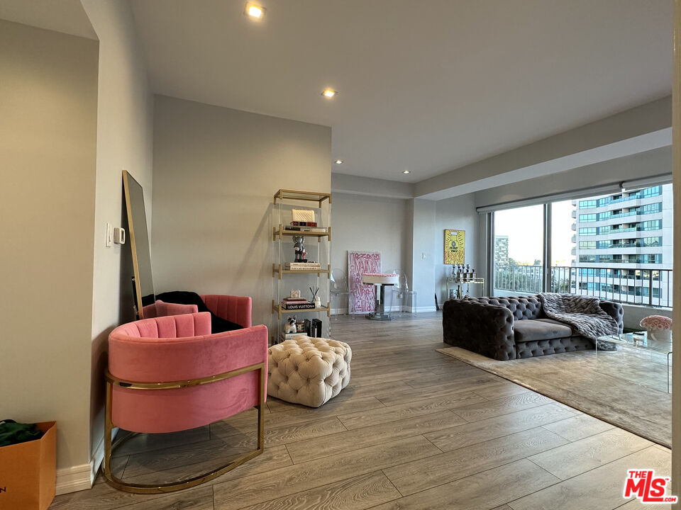 10501 Wilshire Blvd Unit: 1006