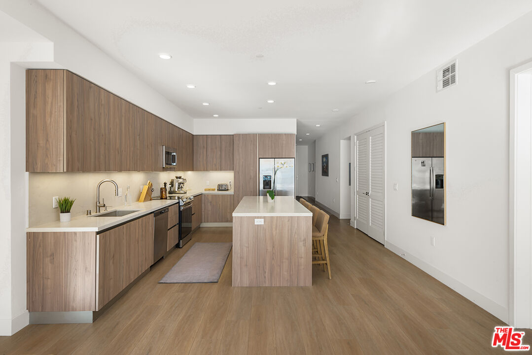 3651 Regal Pl Unit: 302