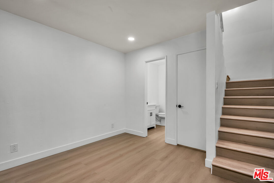 7301 Lennox Ave Unit: D03