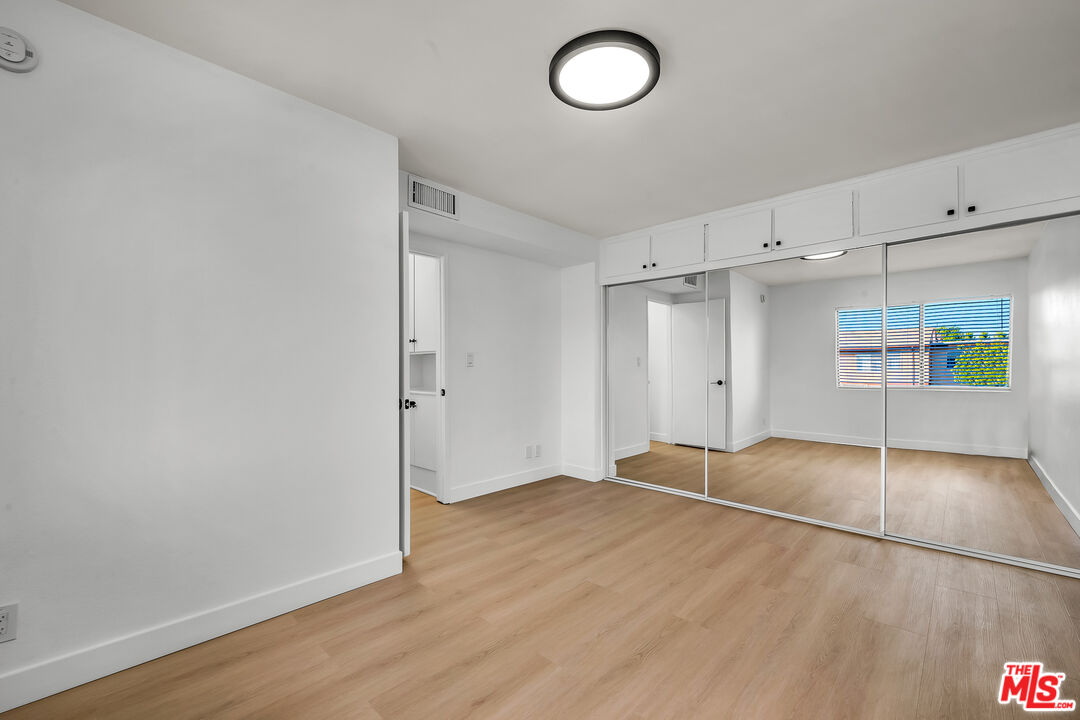 7301 Lennox Ave Unit: D03