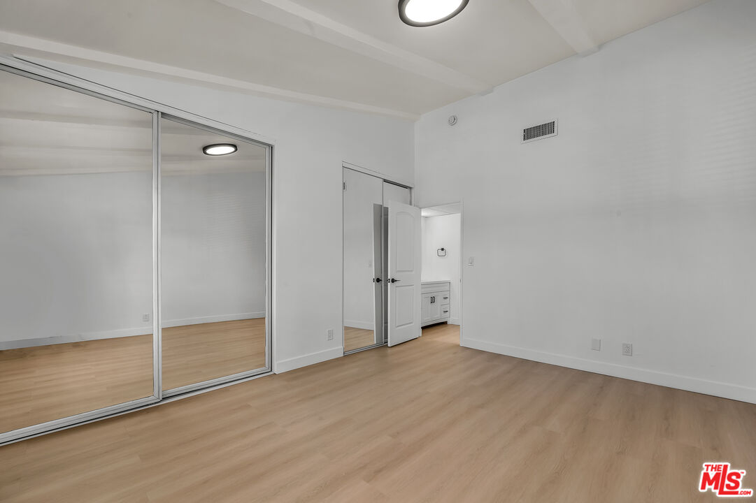 7301 Lennox Ave Unit: D03