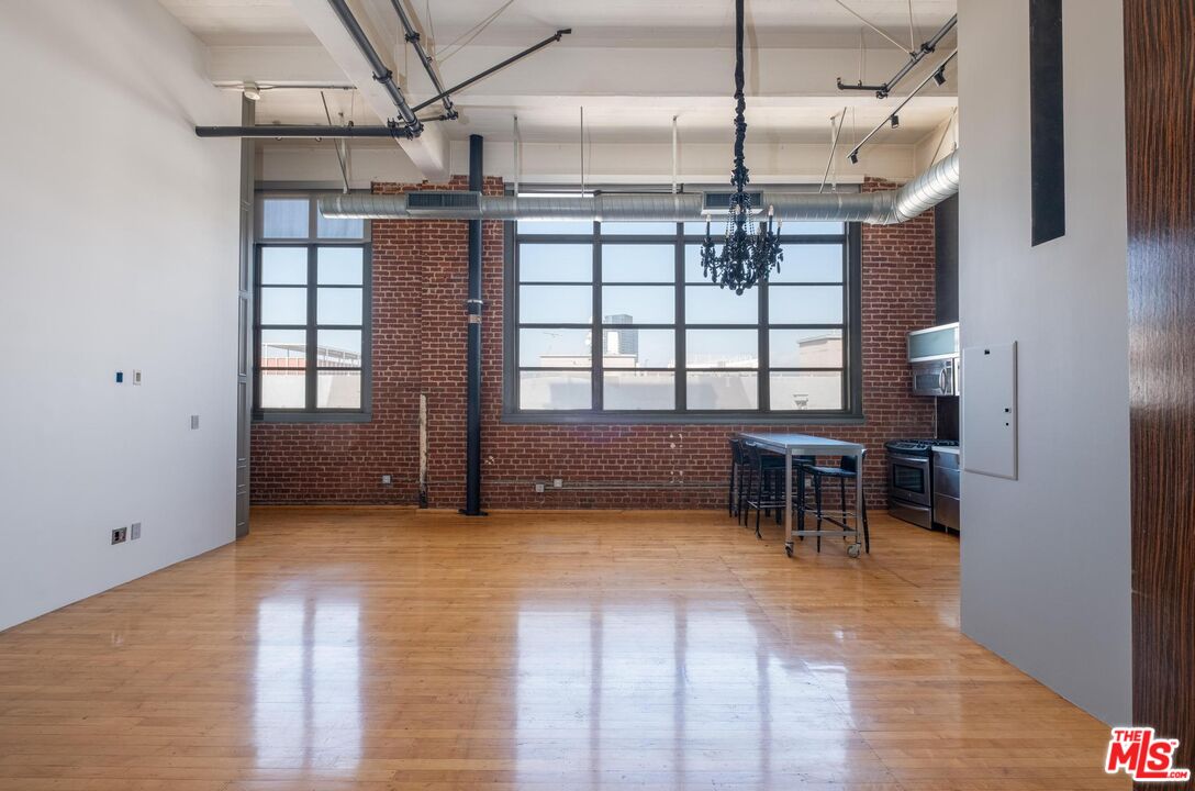1850 Industrial St Unit: 601