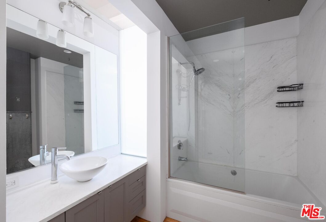 1850 Industrial St Unit: 601