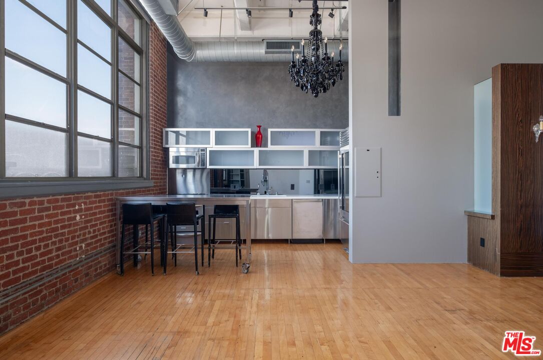 1850 Industrial St Unit: 601
