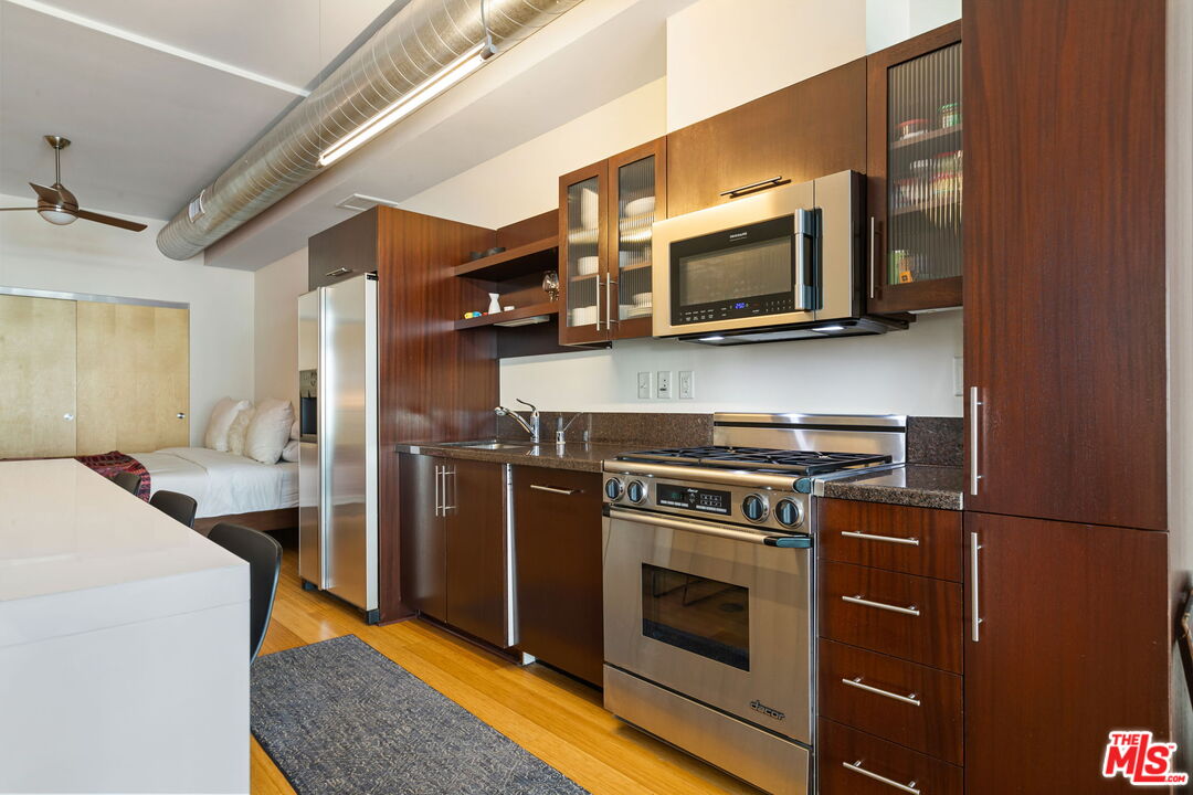 1111 S Grand Ave Unit: 1205