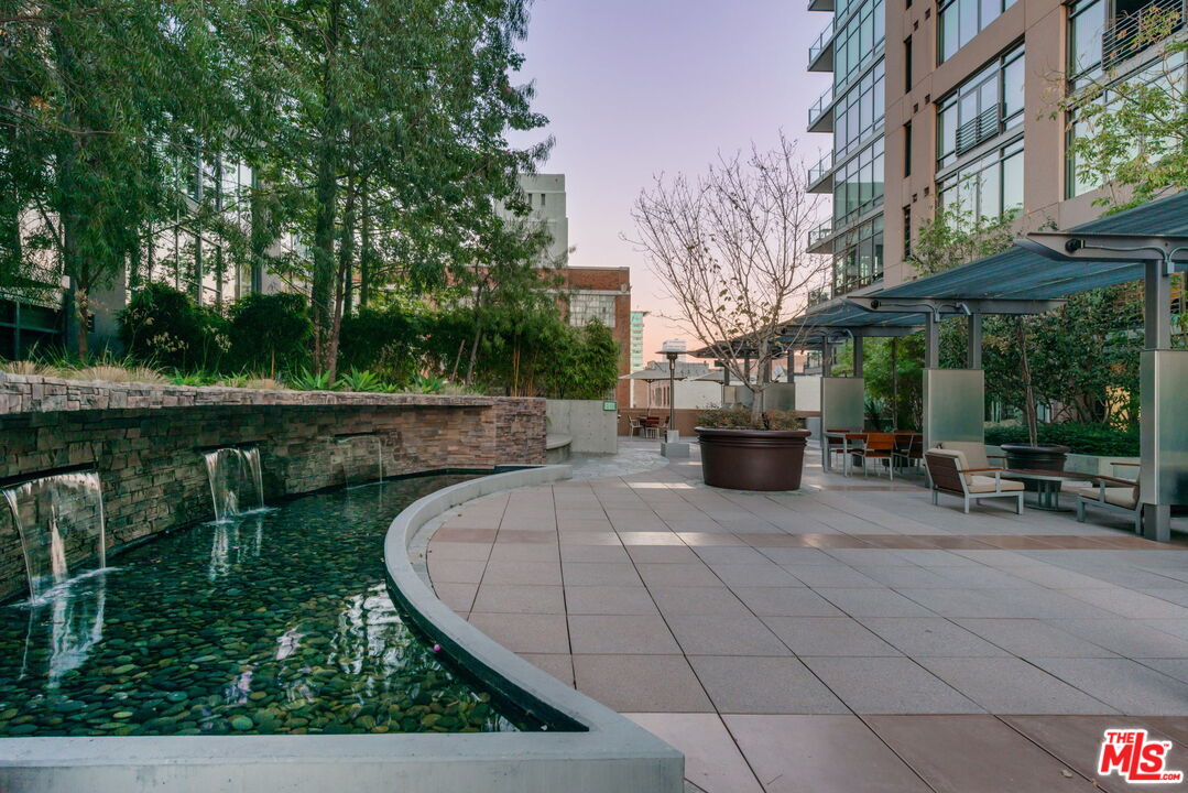 1111 S Grand Ave Unit: 1205