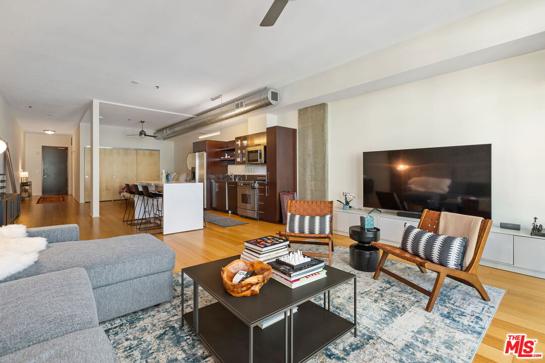 1111 S Grand Ave Unit: 1205