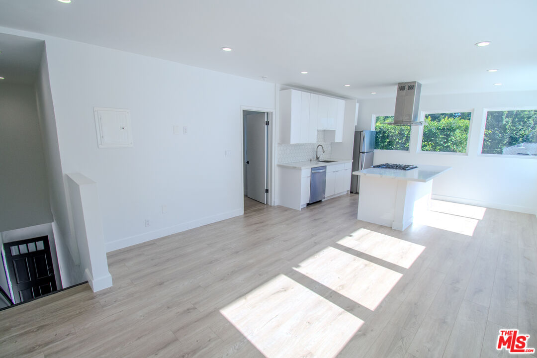 9035 Dicks St Unit: 1/2