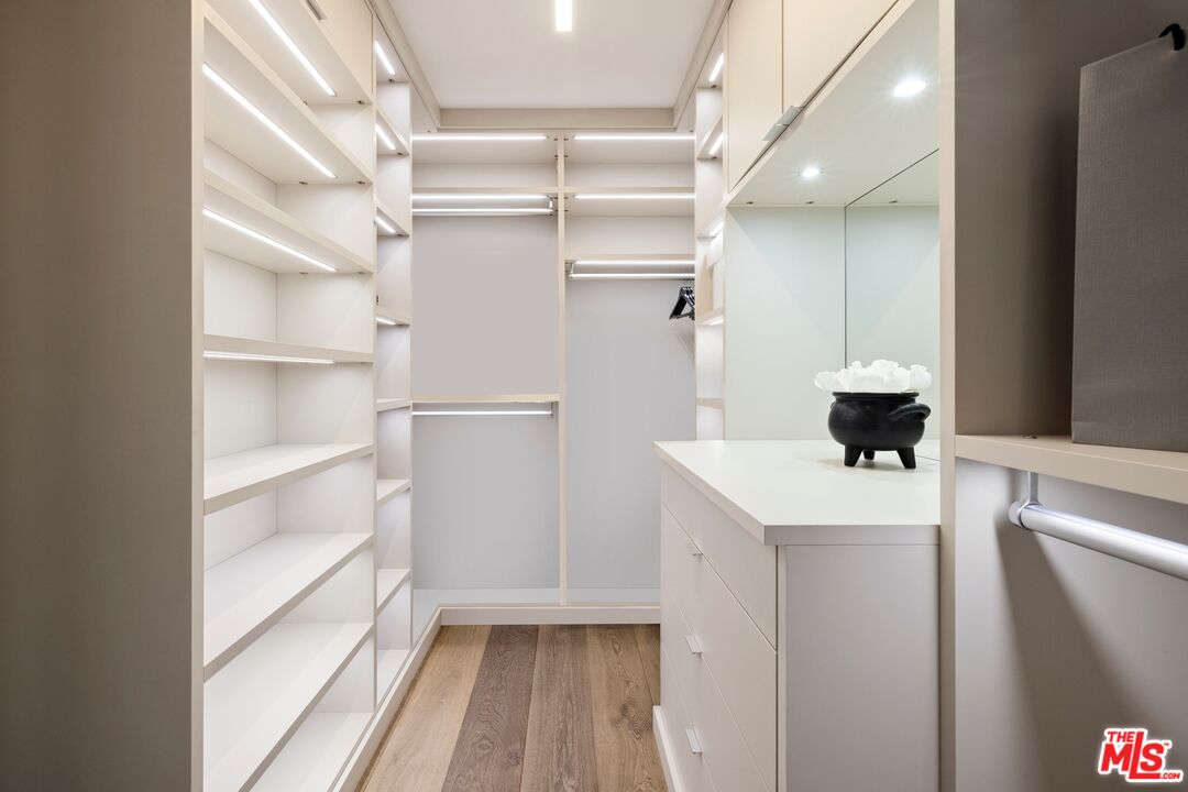 9000 W 3rd St Unit: 502