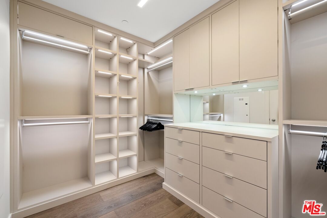 9000 W 3rd St Unit: 502