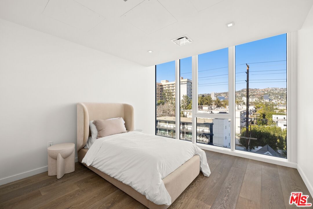 9000 W 3rd St Unit: 502