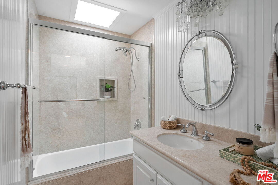 707 Grant St Unit: 13