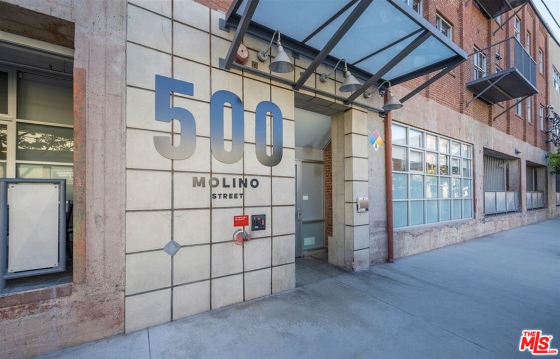 500 Molino St Unit: 201