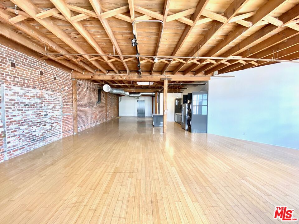 500 Molino St Unit: 201