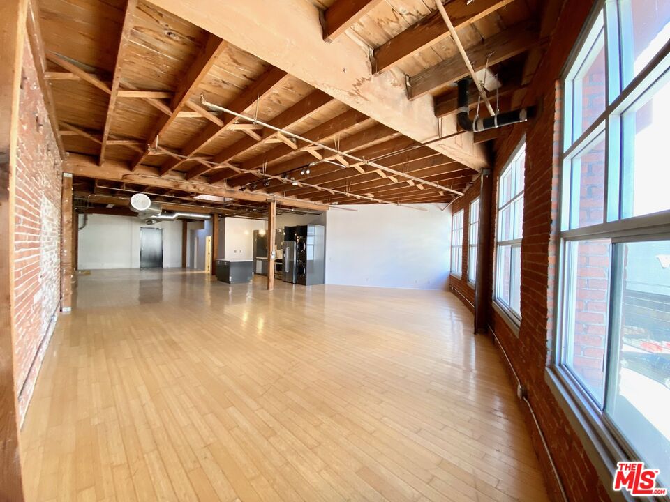 500 Molino St Unit: 201