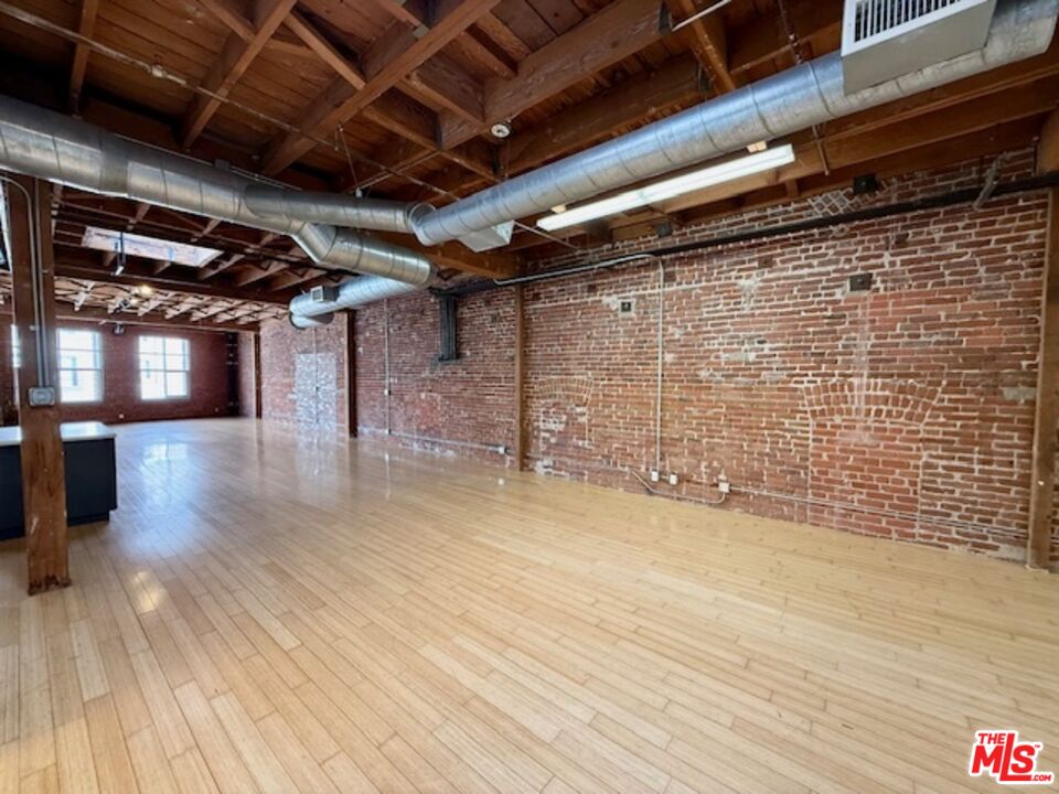 500 Molino St Unit: 201