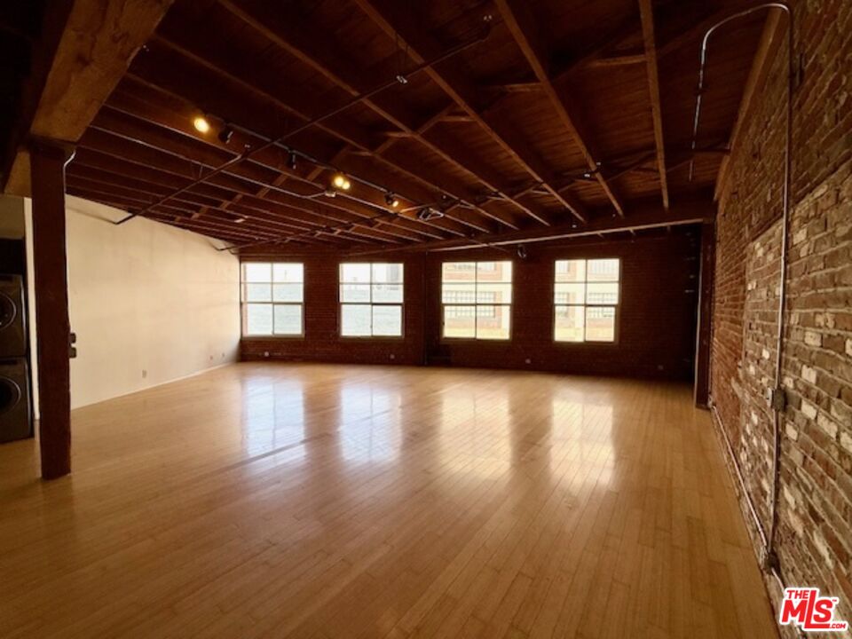 500 Molino St Unit: 201