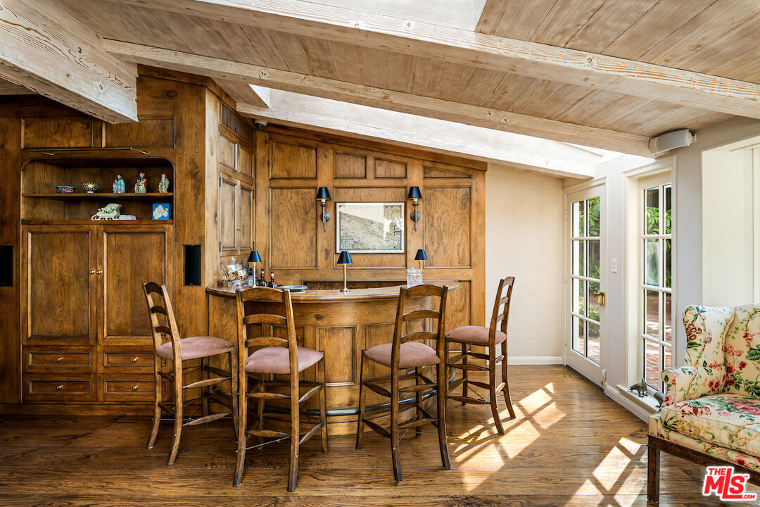 10030 Toluca Lake Ave