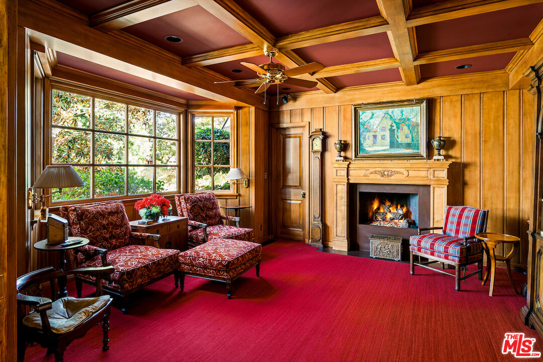 10030 Toluca Lake Ave