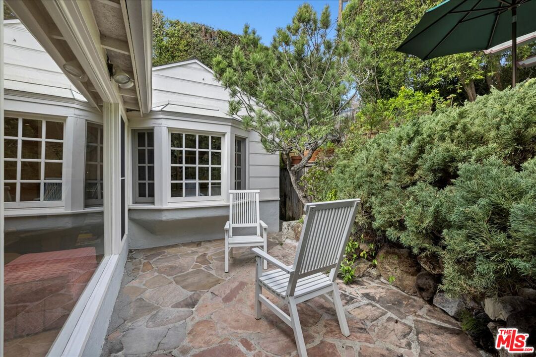 10357 Bannockburn Dr