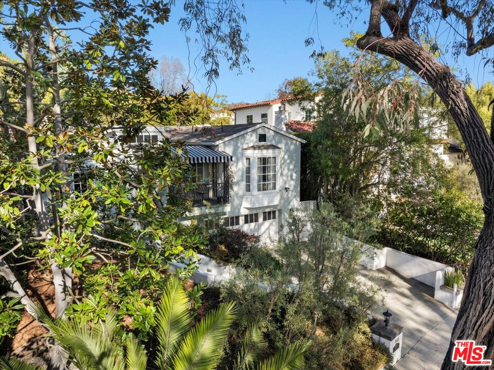 10357 Bannockburn Dr