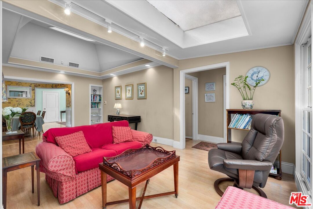 10357 Bannockburn Dr