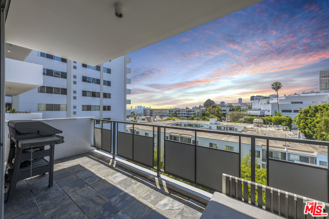1155 N La Cienega Blvd Unit: 814