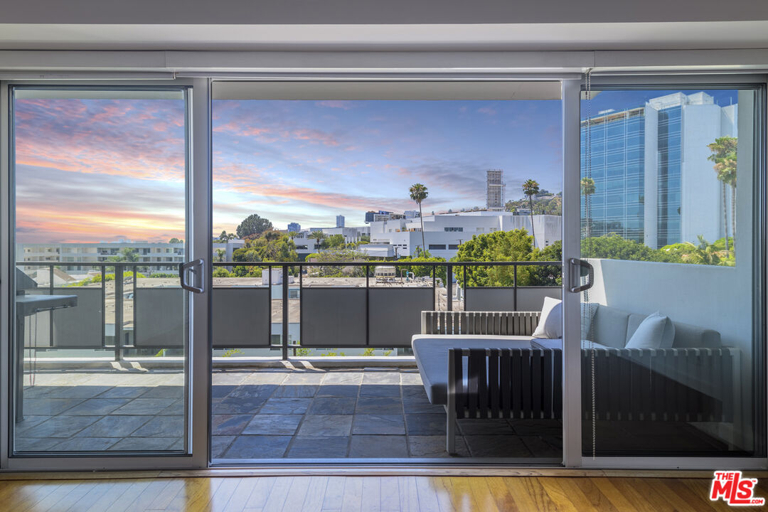 1155 N La Cienega Blvd Unit: 814