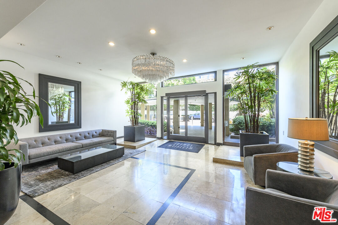 1155 N La Cienega Blvd Unit: 814