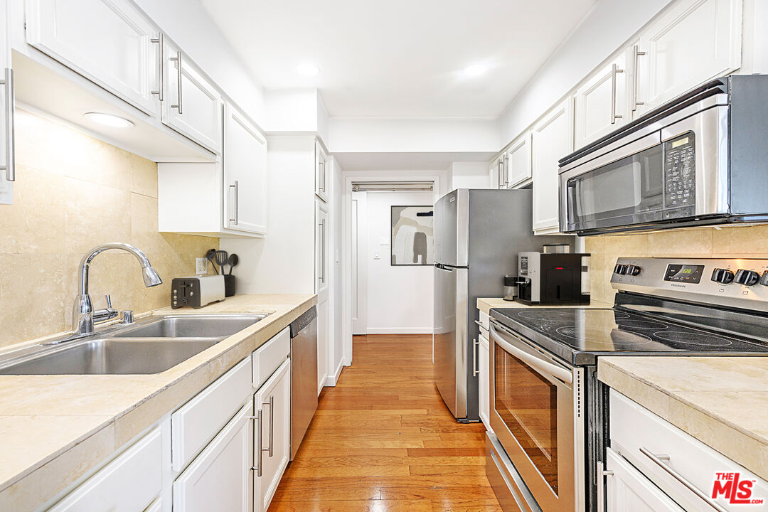 1155 N La Cienega Blvd Unit: 814