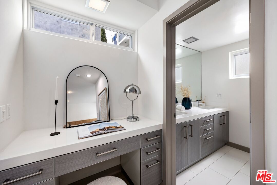 11657 Chenault St Unit: 102