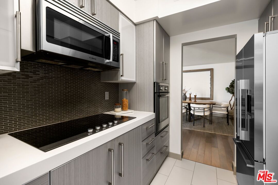 11657 Chenault St Unit: 102