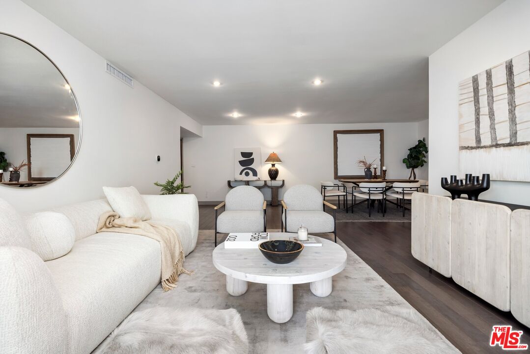 11657 Chenault St Unit: 102