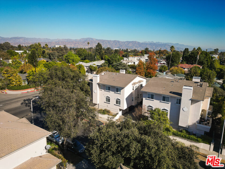 11760 Riverside Dr Unit: 2