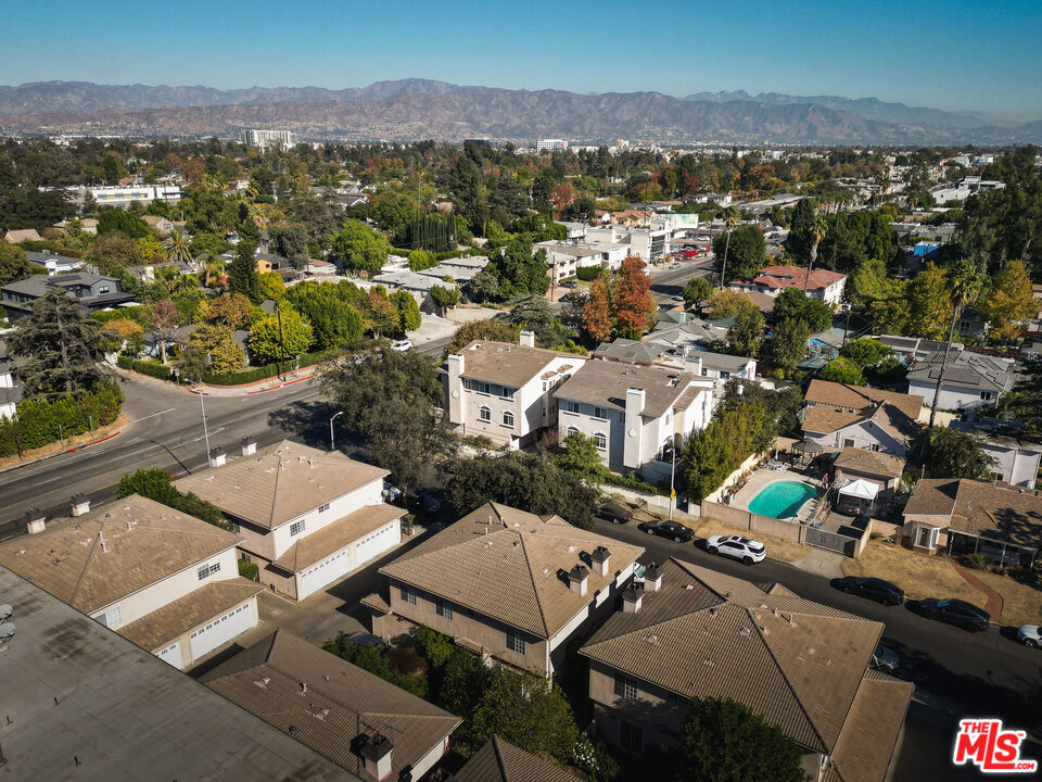 11760 Riverside Dr Unit: 2