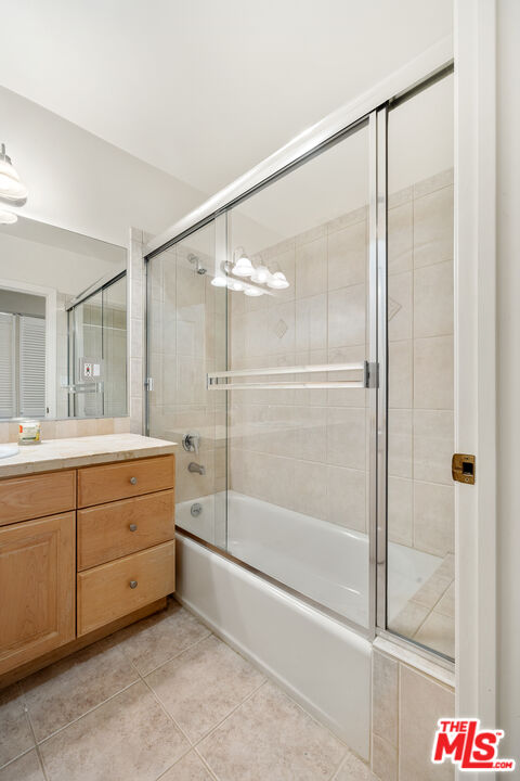 11760 Riverside Dr Unit: 2