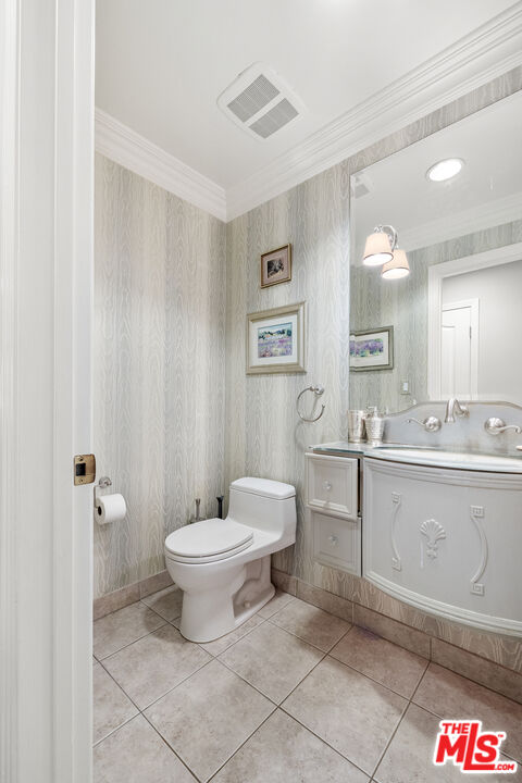 11760 Riverside Dr Unit: 2