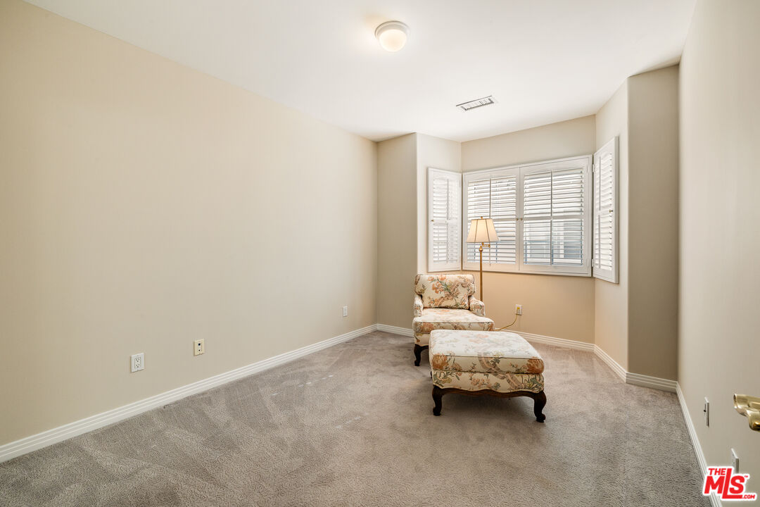 11760 Riverside Dr Unit: 2