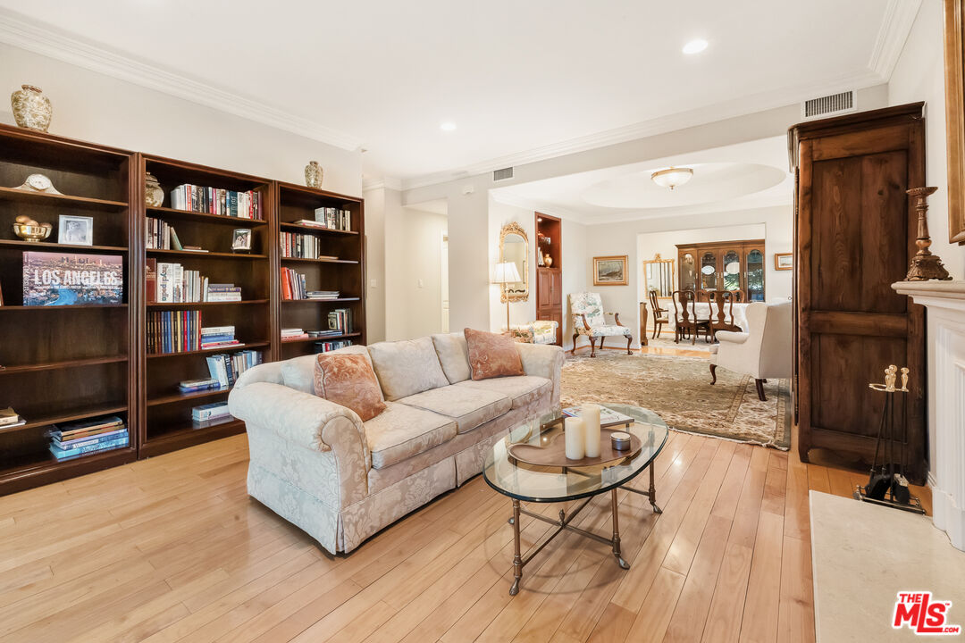 11760 Riverside Dr Unit: 2