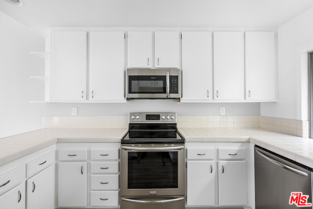 19547 Rinaldi St Unit: 32