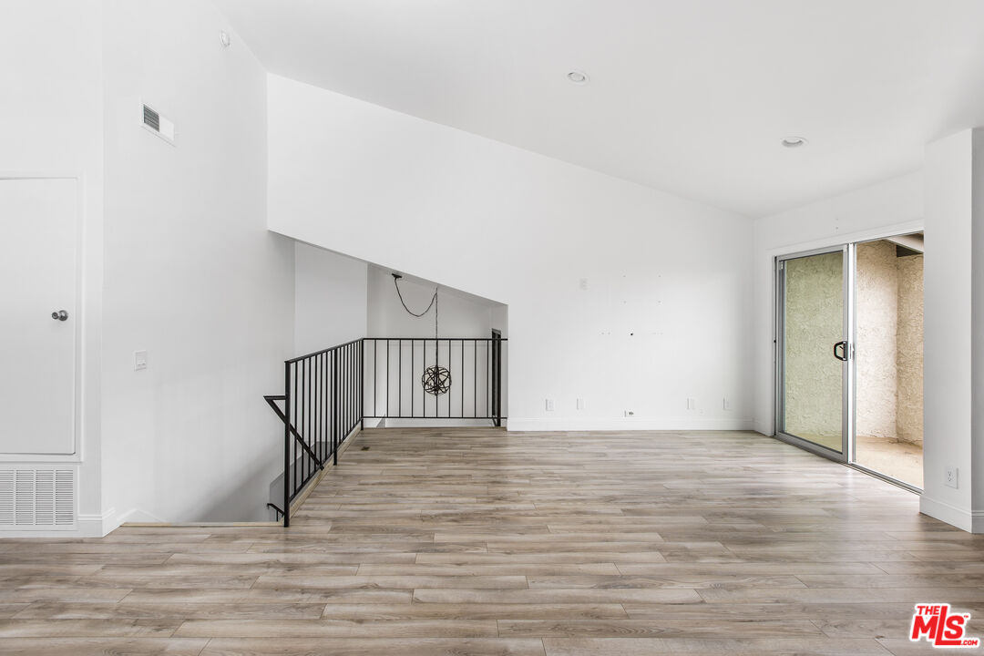 19547 Rinaldi St Unit: 32