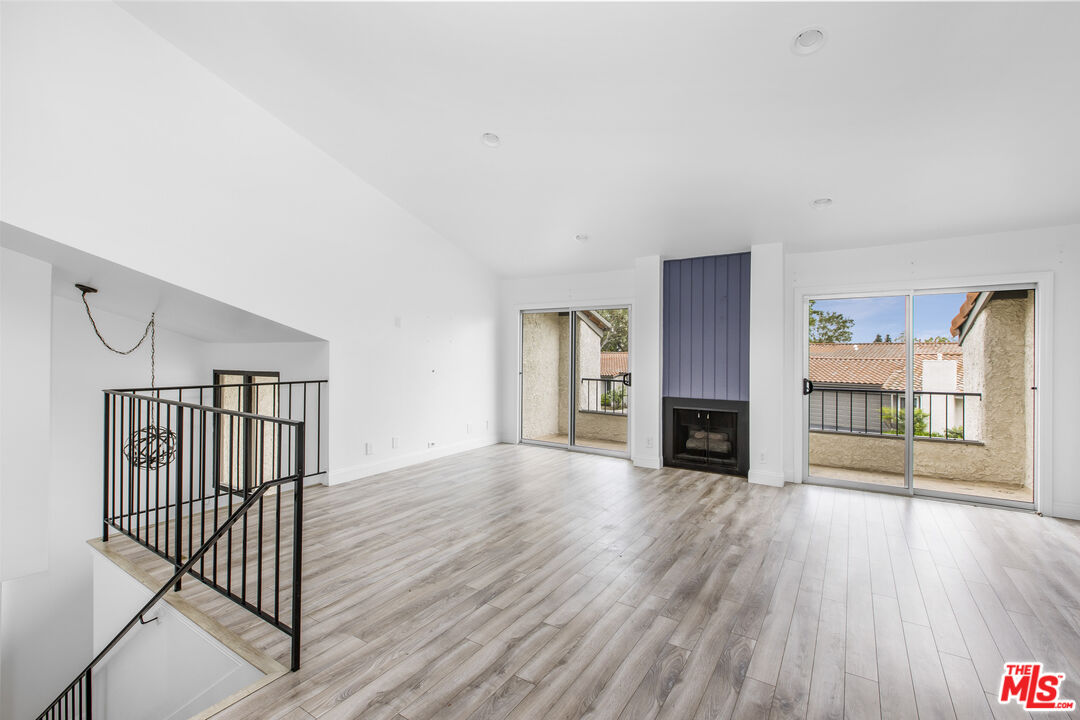 19547 Rinaldi St Unit: 32