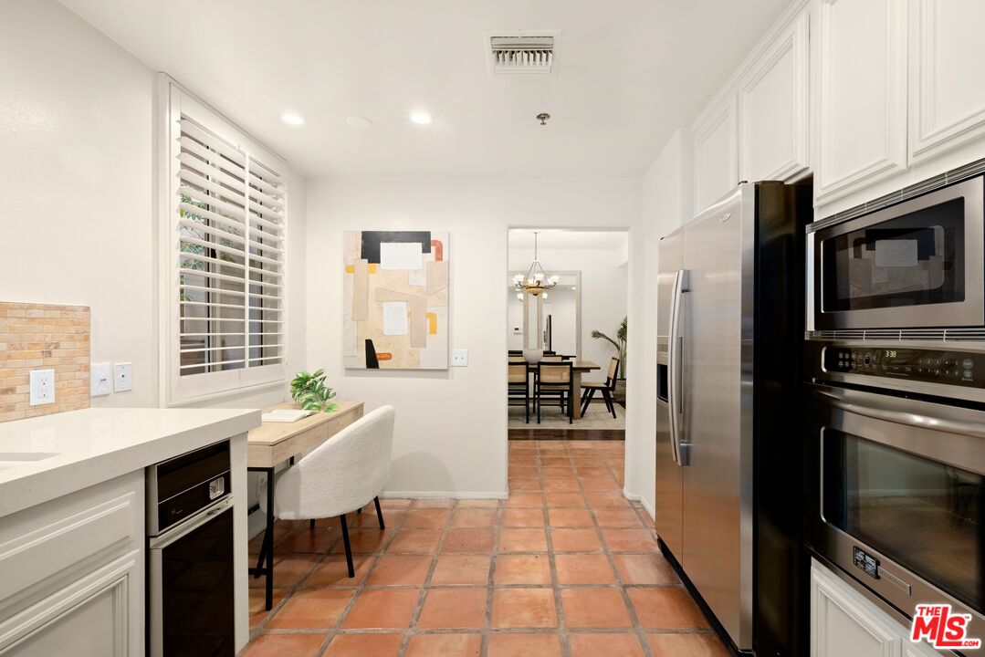 12633 Moorpark St Unit: 103