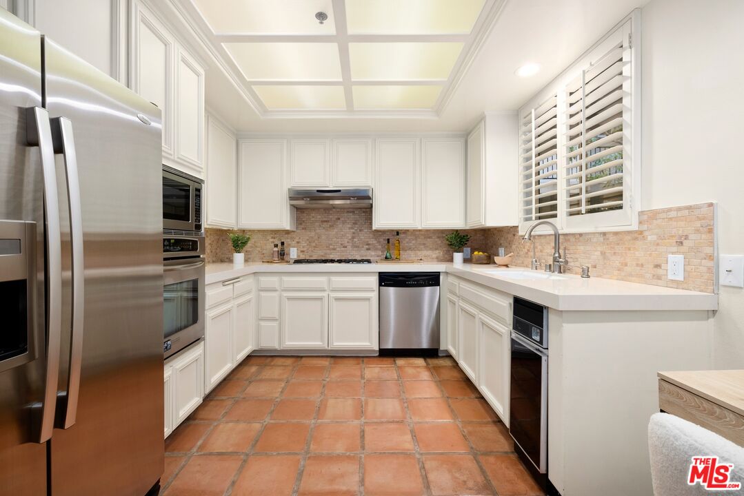 12633 Moorpark St Unit: 103