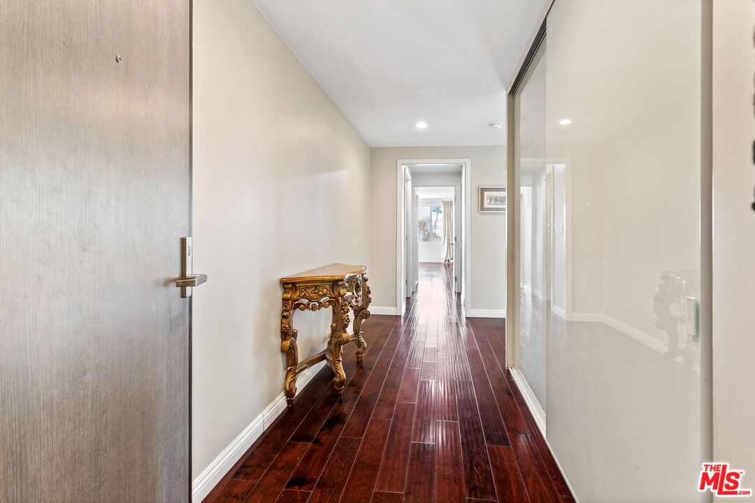 875 Comstock Ave Unit: 4C