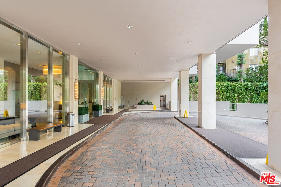 875 Comstock Ave Unit: 4C