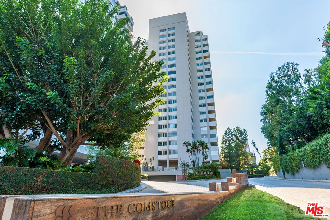 875 Comstock Ave Unit: 4C